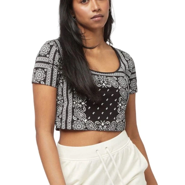 Жіноча бавовняна коротка футболка-бандана Champion CropTop XS 115127 KL001 (XS) - Фото 3 Жіноча бавовняна коротка футболка-бандана Champion CropTop XS 115127 KL001 (XS) - изображение 3