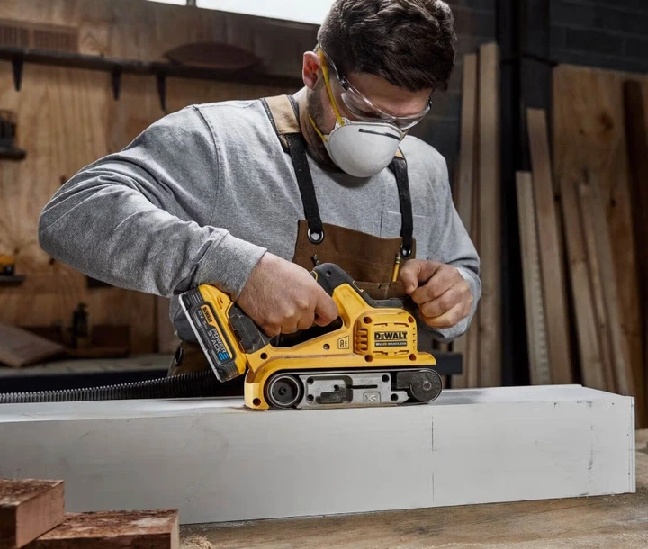 Шлифмашина ленточная DeWALT DCW220N XR Li-Ion 18В - изображение 10