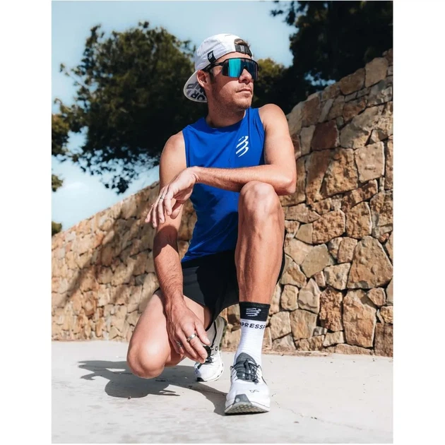 Майка чоловіча спортивна для бігу тренувань облягаюча Compressport Pro Racing Singlet M Dazz blue L (100078225) - Фото 3 Майка чоловіча спортивна для бігу тренувань облягаюча Compressport Pro Racing Singlet M Dazz blue L (100078225) - зображення 3