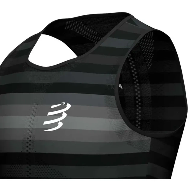 Майка чоловіча спортивна для бігу тренувань облягаюча Compressport Pro Racing Singlet M Black M (100075596) - Фото 4 Майка чоловіча спортивна для бігу тренувань облягаюча Compressport Pro Racing Singlet M Black M (100075596) - зображення 4