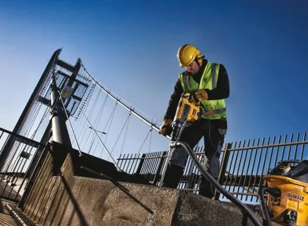Бур DeWALT SDS-MAX с пустотелым стволом 16x400x600мм (DT60230) - Фото 3 Бур DeWALT SDS-MAX с пустотелым стволом 16x400x600мм (DT60230) - изображение 3