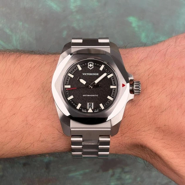 Часы 41 мм Victorinox Swiss Army I.N.O.X. 242030 - изображение 7