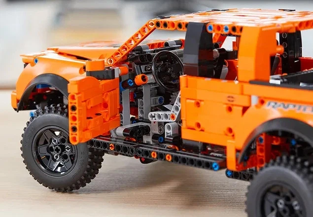 Конструктор технічний Ford F-150 Raptor – легендарний пікап, 1379 деталей | Потужний офроуд джип - зображення 8