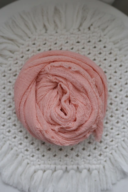 Мягкая марлевая обмотка для newborn фотосессии VTILENE, Cream blush, 60х200 см - Фото 6 Мягкая марлевая обмотка для newborn фотосессии VTILENE, Cream blush, 60х200 см - изображение 6