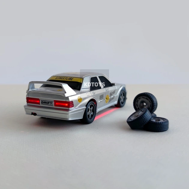 Дрифт машинка на радиоуправлении Mercedes W201 Mini Drift 1:43, 4WD, до 15 км/ч, LED подсветка, USB зарядка, для дрифта (Серебристый) - изображение 3