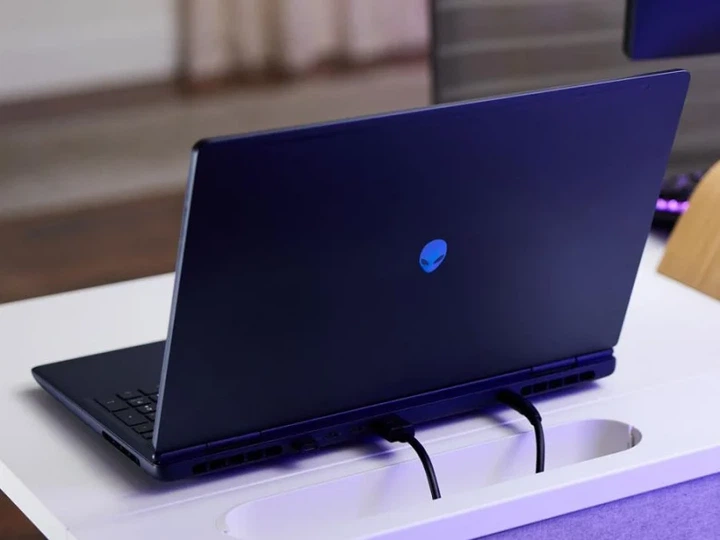 Ноутбук Dell Alienware 16 Aurora Core 7-240H/32GB/1TB+512/W11 RTX5060 (Alienware-AC16250_010) - изображение 8