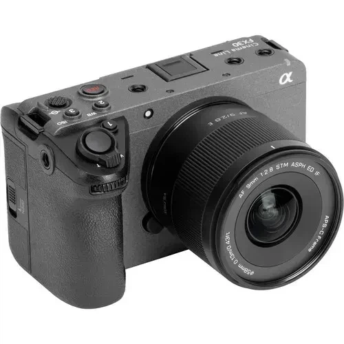 Объектив Viltrox AF 9mm F/2.8 Air E mount AF 9/2.8 E - широкоугольный автофокусный для Sony E-mount APS-C - Фото 7 Объектив Viltrox AF 9mm F/2.8 Air E mount AF 9/2.8 E - широкоугольный автофокусный для Sony E-mount APS-C - изображение 7