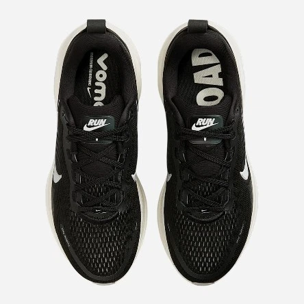 Жіночі кросівки для бігу Nike W Vomero 18 HM6804-005 38 (7US) Чорні (197863393919) - зображення 5