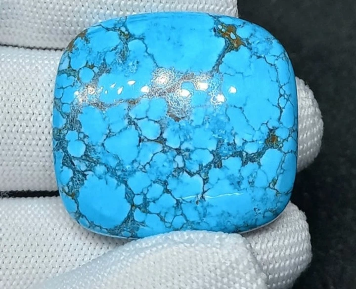 Бирюзовый магнезит 50 карат 28×30×5 мм (3560) - изображение 4