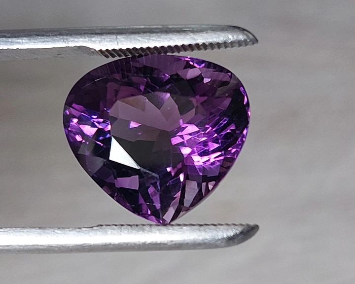 Аметист 16.52 Ct 17,2x16 мм (52387) - Фото 2 Аметист 16.52 Ct 17,2x16 мм (52387) - изображение 2