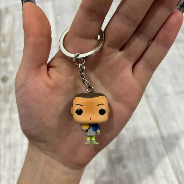 Брелок Funko Pop: Одиннадцать с вафлями (Очень странные дела) - Фото 5 Брелок Funko Pop: Одиннадцать с вафлями (Очень странные дела) - изображение 5