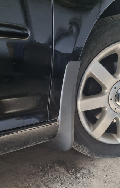 Передні бризковики для Volkswagen Golf 5 і 6, комплект 2 шт - Фото 2 Передні бризковики для Volkswagen Golf 5 і 6, комплект 2 шт - зображення 2