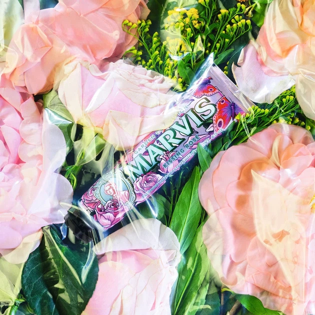 Зубна паста Marvis Kissing Rose 75 мл - Фото 5 Зубна паста Marvis Kissing Rose 75 мл - зображення 5