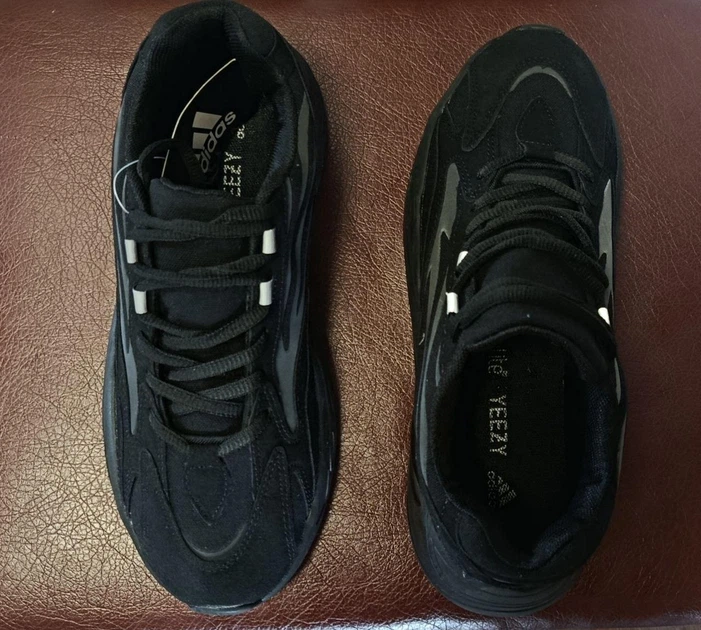 Кросівки чорні Adidas YEEZY BOOST 700 No brand 44 - Фото 3 Кросівки чорні Adidas YEEZY BOOST 700 No brand 44 - изображение 3