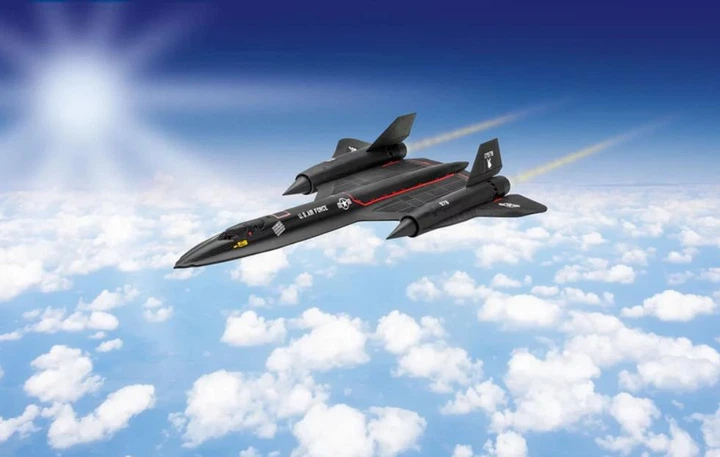 Збірна модель 1:110 літак Lockheed SR-71 Blackbird easy-click-system Revell 03652 - изображение 2