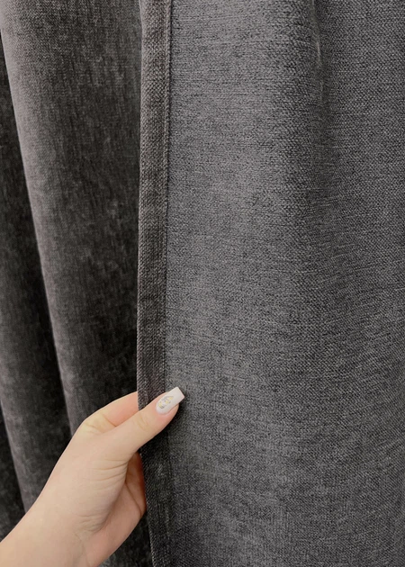 Комплект готових штор VR-Textil Шеніл преміум VELMIRA Rich № 1928ш Сіро-коричневий 200х290 см 2 шт (32-350) - Фото 6 Комплект готових штор VR-Textil Шеніл преміум VELMIRA Rich № 1928ш Сіро-коричневий 200х290 см 2 шт (32-350) - зображення 6