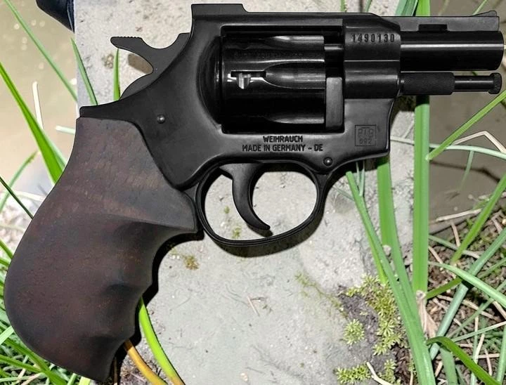 Револьвер Weihrauch Arminius HW4 2.5'' Wooden grip + Dynamit Nobel 100шт - изображение 4