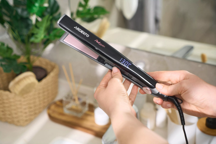 Выпрямитель для волос Ardesto Pink Touch керамический с LED дисплеем, регулировка температуры 110–200°C, утюжок 32 Вт - Фото 5 Выпрямитель для волос Ardesto Pink Touch керамический с LED дисплеем, регулировка температуры 110–200°C, утюжок 32 Вт - изображение 5