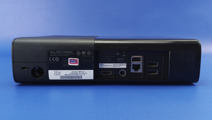 Набір Консоль Microsoft Xbox 360 E Freeboot 500GB Black + 5 Вбудованих Ігор Б/У + Геймпад Бездротовий - зображення 4