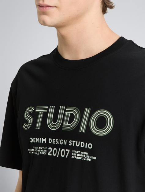 Футболка Tom Tailor Relaxed fit T-shirt with print XXL Чорний 1050315-29999 - Фото 3 Футболка Tom Tailor Relaxed fit T-shirt with print XXL Чорний 1050315-29999 - изображение 3