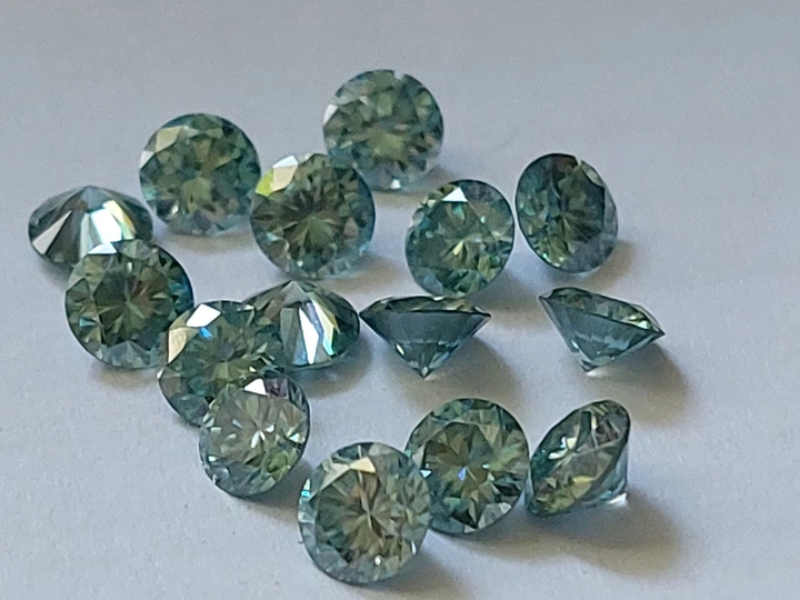 Муассанит 5.36ct VVS1-15pc/4.40-4.70mm (33512) - Фото 4 Муассанит 5.36ct VVS1-15pc/4.40-4.70mm (33512) - изображение 4