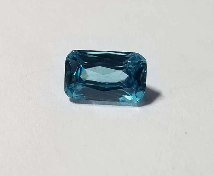 Циркон 2.08Ct 8 х 5 мм (65742) - Фото 2 Циркон 2.08Ct 8 х 5 мм (65742) - изображение 2
