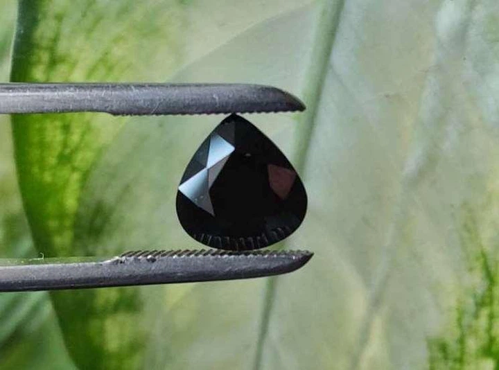 Сапфір 5.79 ct 10.5x10mm (58228) - Фото 7 Сапфір 5.79 ct 10.5x10mm (58228) - зображення 7