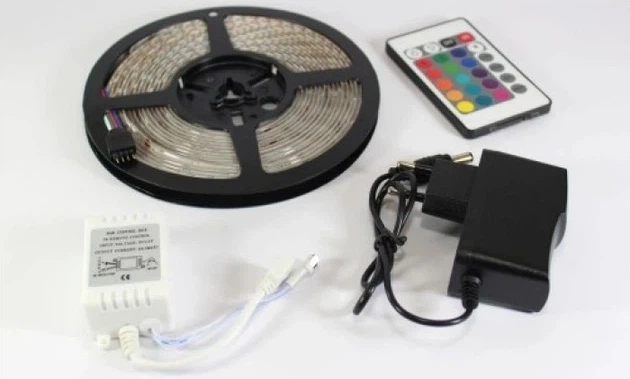LED стрічка RGB 5м Voltronic SMD 3528 з пультом контролером блоком живлення IP65 підсвітка для кімнати кухні стелі меблів телевізора - зображення 5
