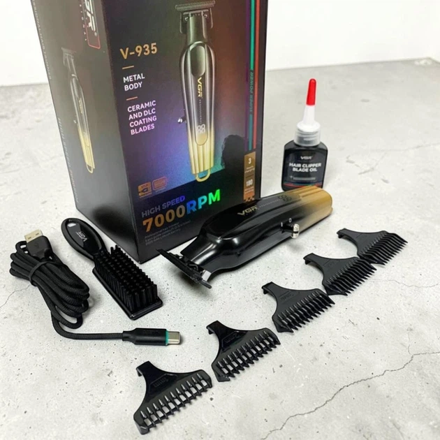 Аккумуляторный триммер VGR V-935 Gold Портативный триммер машинка для стрижки в золотистом корпусе с LED дисплеем 5 насадок - изображение 2