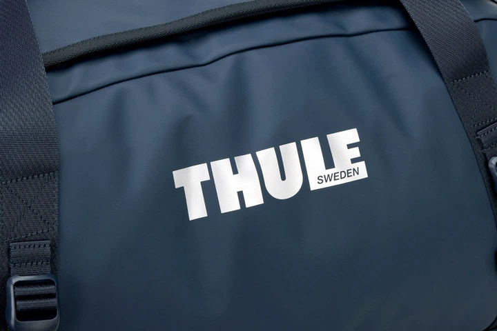 Спортивна сумка Thule Chasm Duffel 70L (Darkest Blue) 3205593 (TH 3205593) - Фото 10 Спортивна сумка Thule Chasm Duffel 70L (Darkest Blue) 3205593 (TH 3205593) - зображення 10