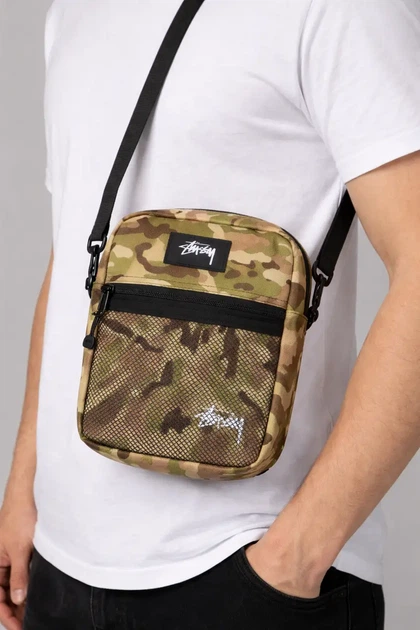Месенджер через плече Stussy у камуфляжному кольорі. - Фото 1 Месенджер через плече Stussy у камуфляжному кольорі. - зображення 1