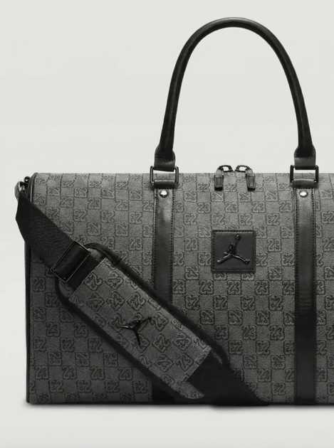 Спортивная сумка через плечо Jordan Duffle Monogram в темно-сером цвете. - изображение 5