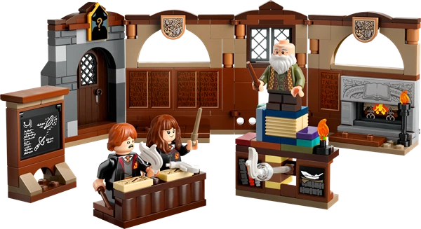 Конструктор LEGO Harry Potter Замок Гоґвортс: урок чарів 204 деталі (76442) - изображение 4