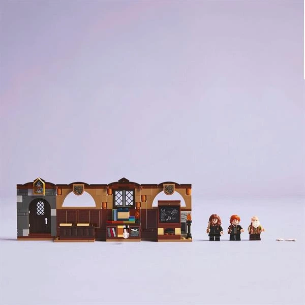 Конструктор LEGO Harry Potter Замок Гоґвортс: урок чарів 204 деталі (76442) - изображение 10