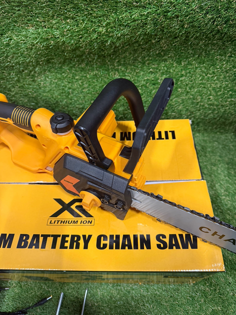 Професійна акумуляторна пила DeWalt DCM575N (48V, 6Ah) Безщіткова пилка АКБ з автозмащенням ланцюга та шиною 40см Девольт - изображение 2