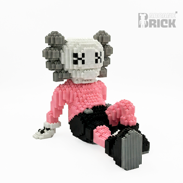 Конструктор 3д для взрослых и детей ArcaneBrick "Kaws Pink Companion" 25см сборный блочный конструктор в форме 3D фигурка кавс - изображение 4