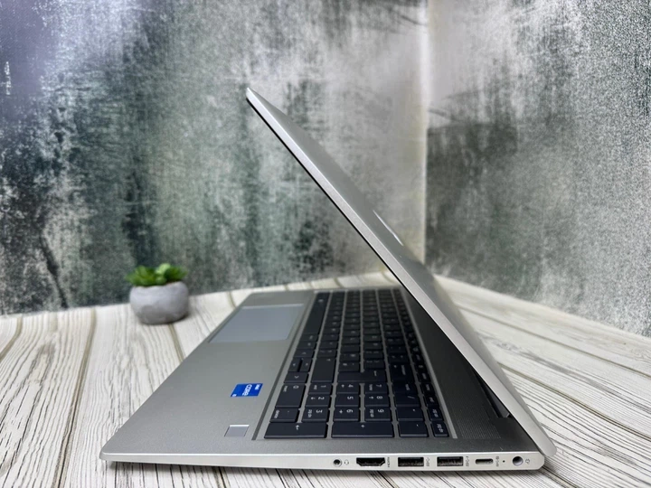Ноутбук HP ProBook 450 G8 | 15.6" (1920x1080) IPS FHD/Intel Core i5-1135G7/RAM 8 GB/SSD 256 GB USED - Б/В - Фото 4 Ноутбук HP ProBook 450 G8 | 15.6" (1920x1080) IPS FHD/Intel Core i5-1135G7/RAM 8 GB/SSD 256 GB USED - Б/В - зображення 4