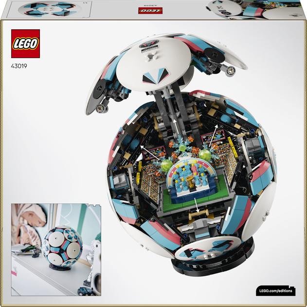 Конструктор LEGO Editions Football Футбольний м'яч 1498 деталей (43019) - зображення 9