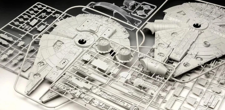 Збірна модель 1:72 космічний човен Millennium Falcon (Classic) Revell 06718 - зображення 5