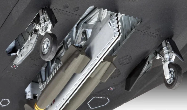 Збірна модель 1:72 Lockheed Martin F-117A Nighthawk Revell 03899 - Фото 2 Збірна модель 1:72 Lockheed Martin F-117A Nighthawk Revell 03899 - зображення 2