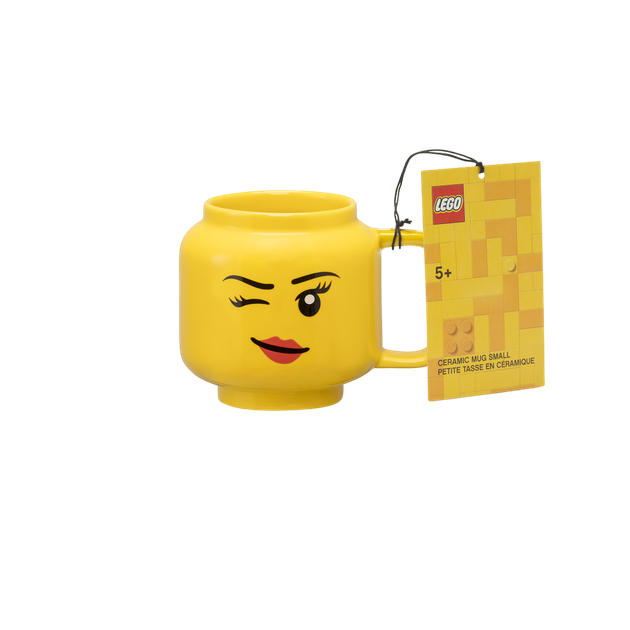 Kubek ceramiczny LEGO Iconic Winking Girl  255 ml Żółty (5711938247720) - obraz 2