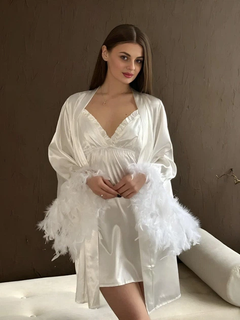 Комплект Swan жіночий атласний пеньюар та довгий халат з декоративним пір’ям білий M - зображення 7