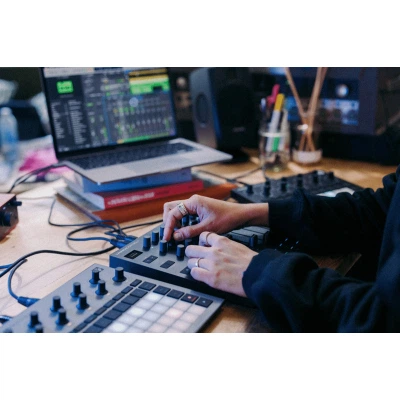 MIDI контроллер Novation Launch Control XL 3 (301233) - изображение 4