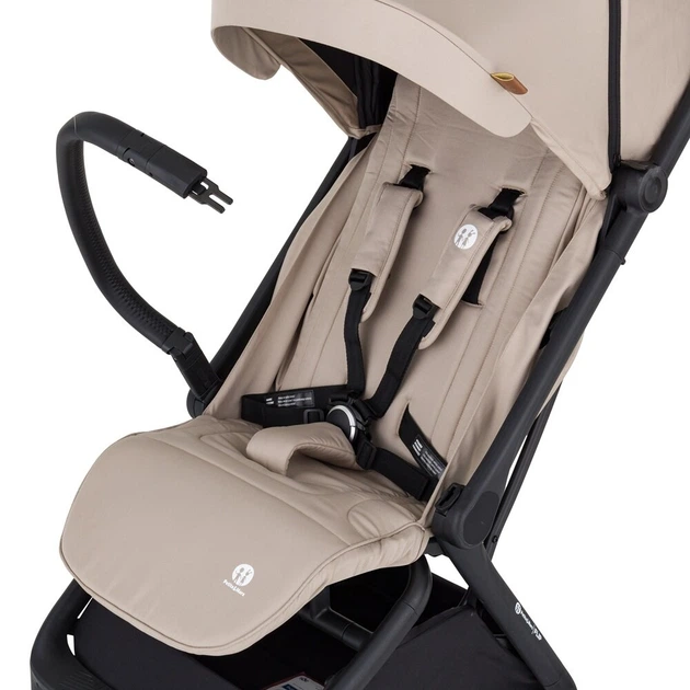 Прогулянкова коляска Petite&Mars Flip Tan Beige (8596202015628) - Фото 9 Прогулянкова коляска Petite&Mars Flip Tan Beige (8596202015628) - зображення 9