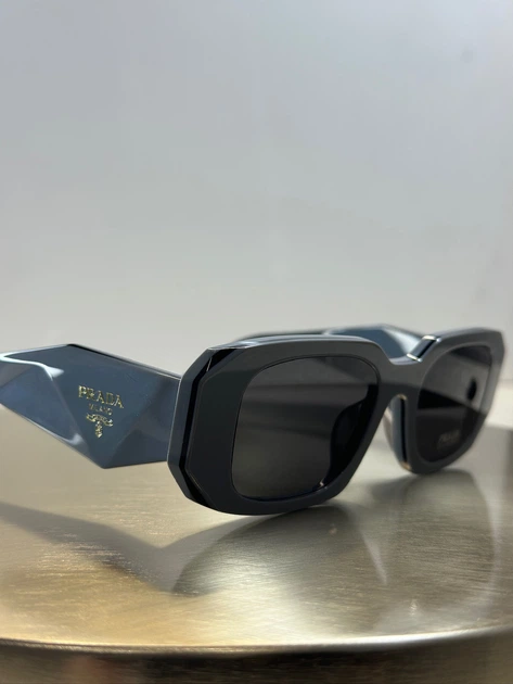 Солнцезащитные очки Prada Symbole SPR 17W-F 11N-09T Tortoise/Grey - Фото 1 Солнцезащитные очки Prada Symbole SPR 17W-F 11N-09T Tortoise/Grey - изображение 1