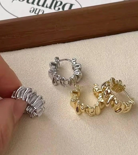 Сережки кільця сріблясті фактурні, мінімалістичні сережки обручі, стильні сережки - зображення 5