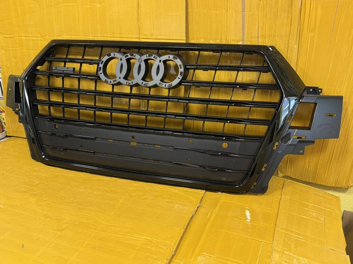 Решітка радіатора Audi Q7 4M 2015-2019 стиль SQ7 Full Black Gloss 4m0853651jfuq - зображення 2