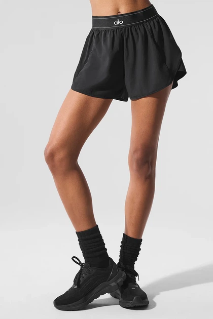 Женские шорты Alo Yoga Match Point Short Black W6334R размер S - Фото 1 Женские шорты Alo Yoga Match Point Short Black W6334R размер S - изображение 1