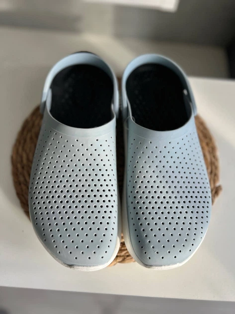 Шльопанці жіночі Crocs сірі сабо розмір EU38 US8 25 см - Фото 3 Шльопанці жіночі Crocs сірі сабо розмір EU38 US8 25 см - зображення 3
