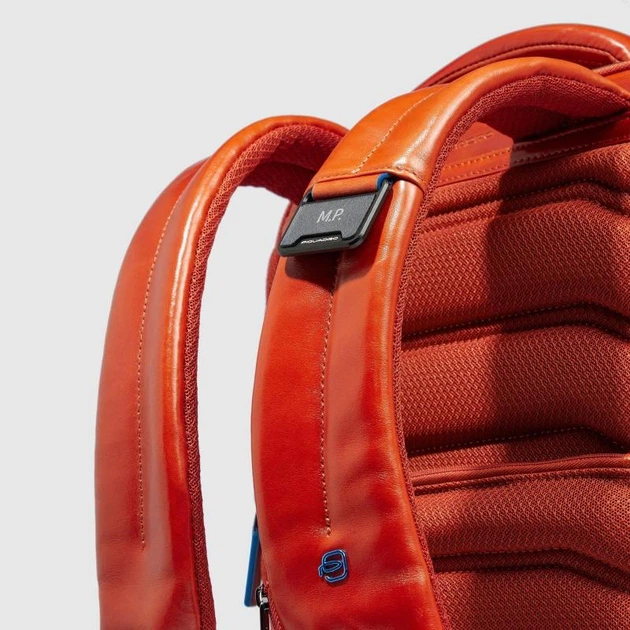 Рюкзак для ноутбука 15.6 Piquadro BLUE SQUARE (B2) Orange CA6593B2-CU4 - Фото 4 Рюкзак для ноутбука 15.6 Piquadro BLUE SQUARE (B2) Orange CA6593B2-CU4 - изображение 4